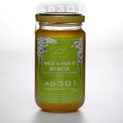 Miele ai fiori di Acacia all'olio essenziale di Maggiorana da Agricoltura Biologica